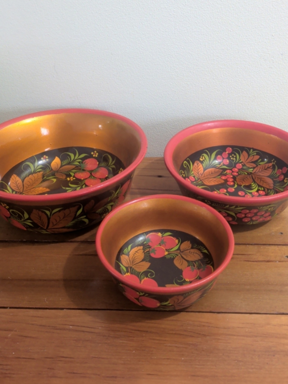 Vintage Traditional Russian Khokhloma Wooden Bowl Set Lacquerware